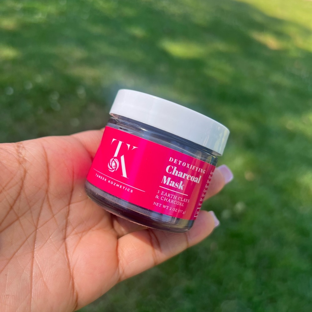 TK Beauty Detoxifying Charcoal Mask